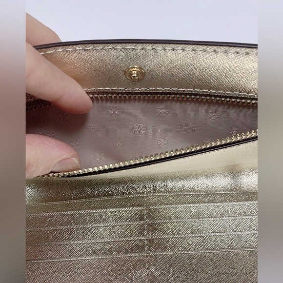 Tory Burch Emerson Women Gold Leather Slim Envelope Wristlet Wallet - Picture 5 of 8
